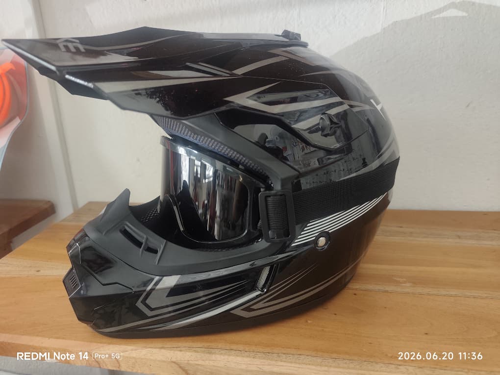 Casco integral con gafas